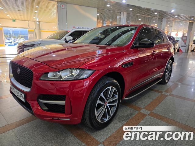 Jaguar F-PACE 2017 — photo 20