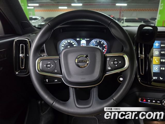 Volvo XC40 2020 — photo 9