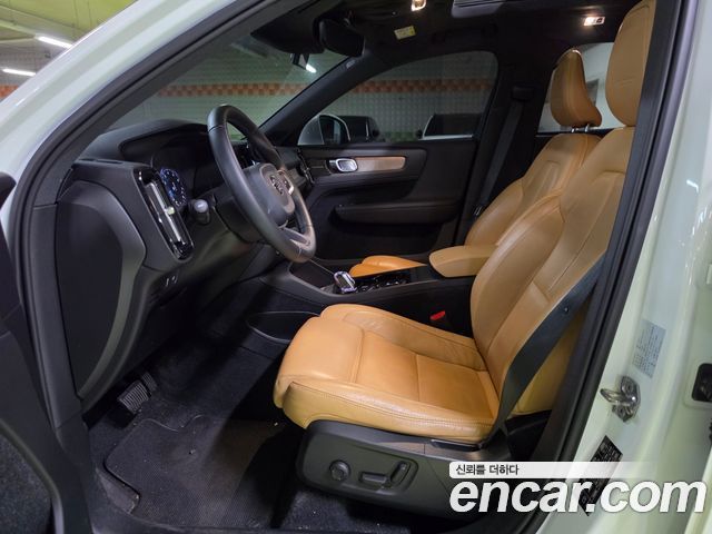 Volvo XC40 2020 — photo 13