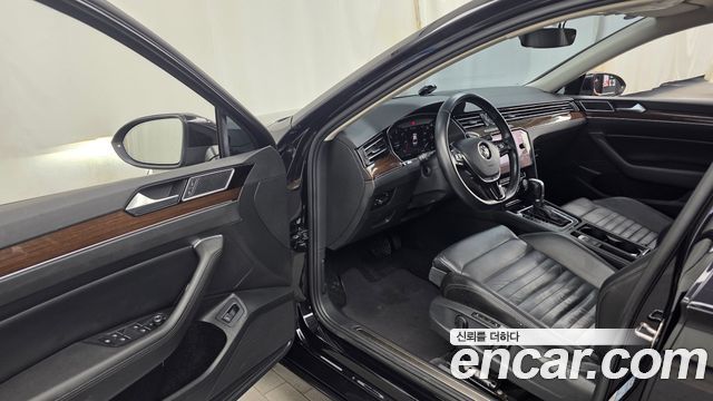 Volkswagen Passat 2018 — photo 10