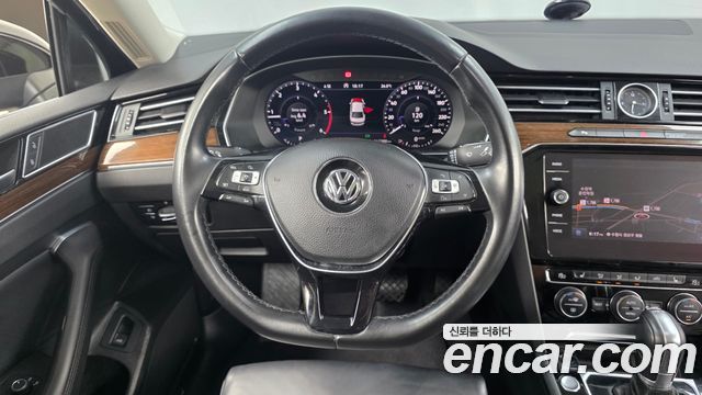Volkswagen Passat 2018 — photo 13