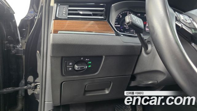 Volkswagen Passat 2018 — photo 16