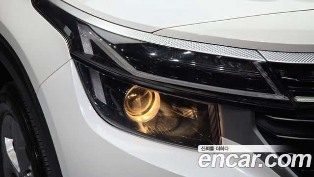 Kia Seltos 2023 — photo 8