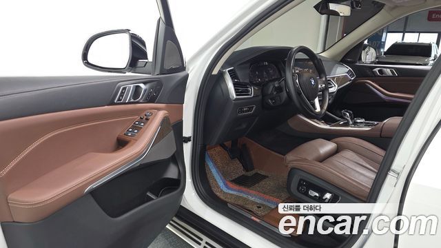 BMW X5 2021 — photo 13