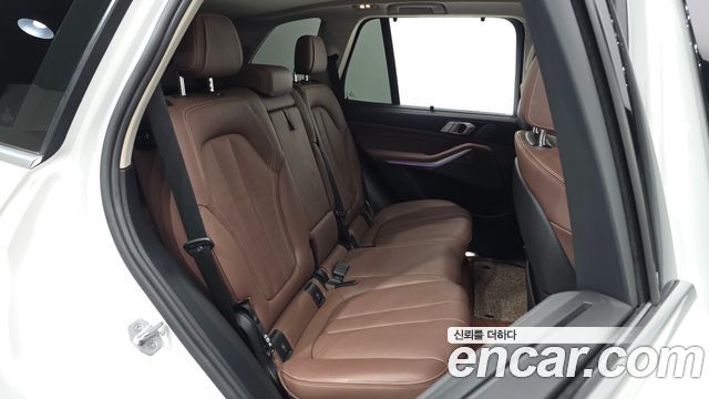 BMW X5 2021 — photo 17