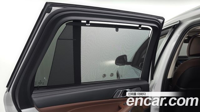BMW X5 2021 — photo 24