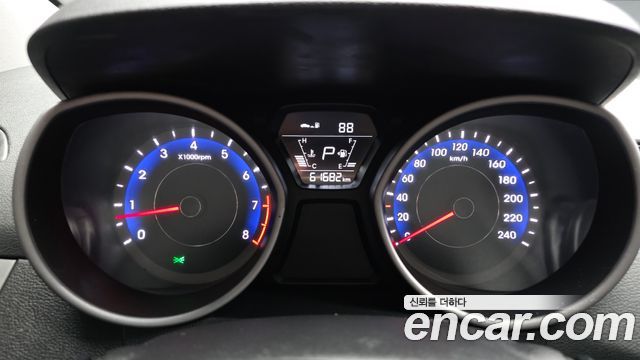 Hyundai AVANTE 2016 — photo 8