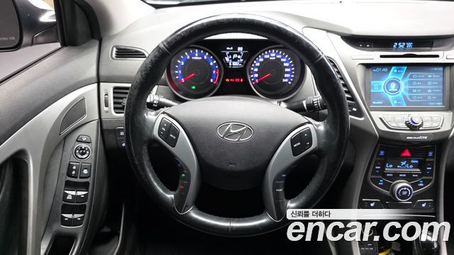 Hyundai AVANTE 2016 — photo 13