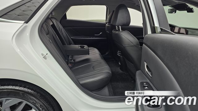 Hyundai AVANTE 2024 — photo 12