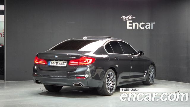 BMW 5-Series 2020 — photo 2