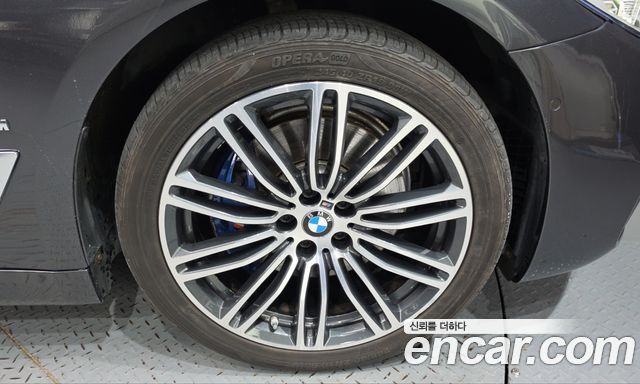 BMW 5-Series 2020 — photo 5