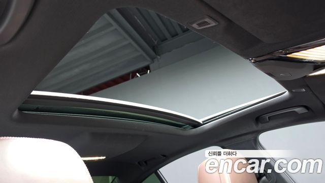 BMW 5-Series 2020 — photo 25