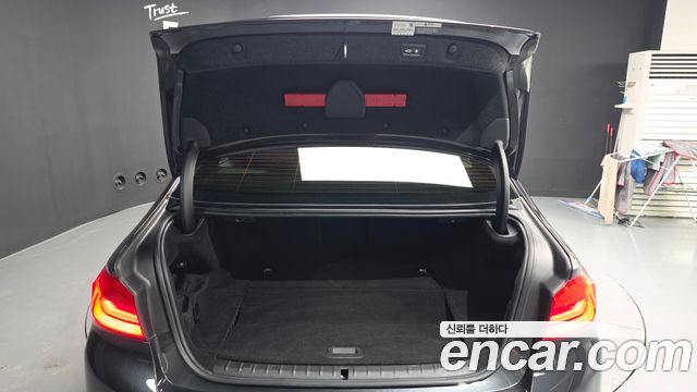BMW 5-Series 2020 — photo 26