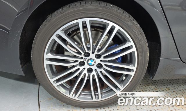 BMW 5-Series 2020 — photo 7