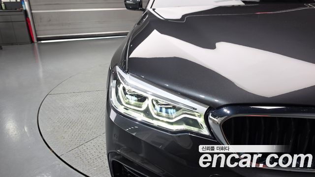 BMW 5-Series 2020 — photo 8