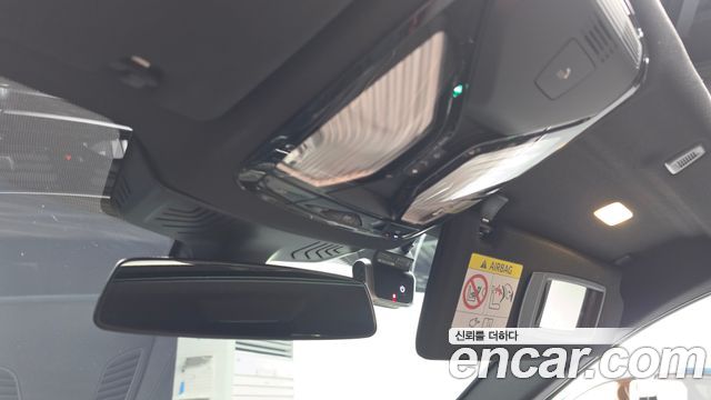 BMW 5-Series 2020 — photo 28