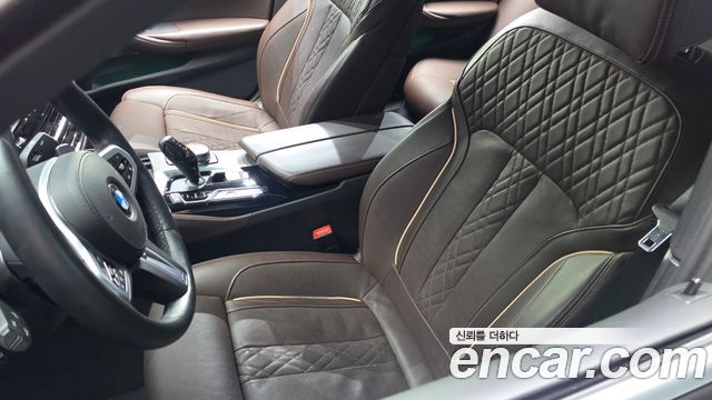 BMW 5-Series 2020 — photo 29