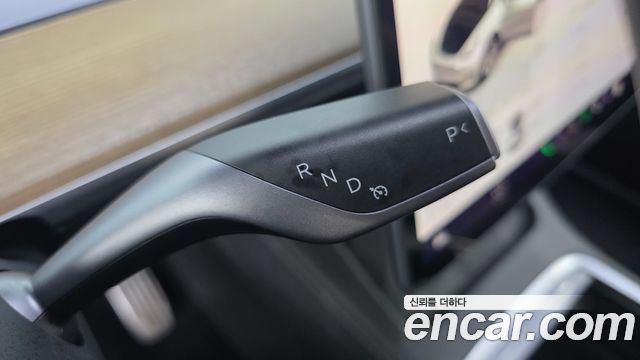 Tesla Model Y 2023 — photo 12