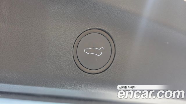 Tesla Model Y 2023 — photo 23