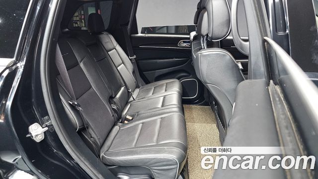 Jeep Cherokee 2020 — photo 12