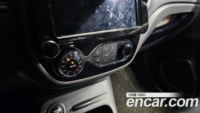 Renault Korea QM3 2016 — photo 31