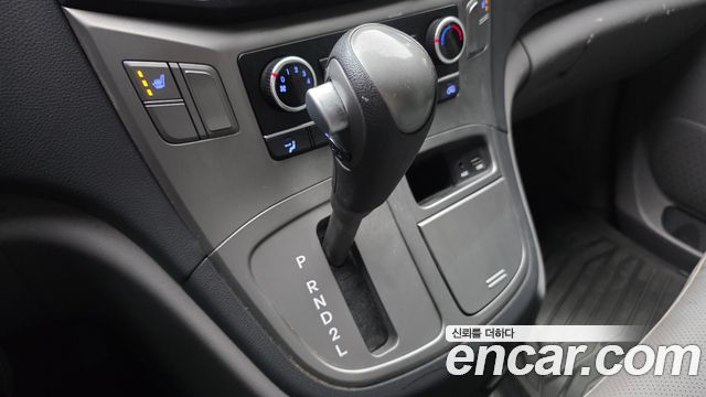 Hyundai Starex 2018 — photo 9