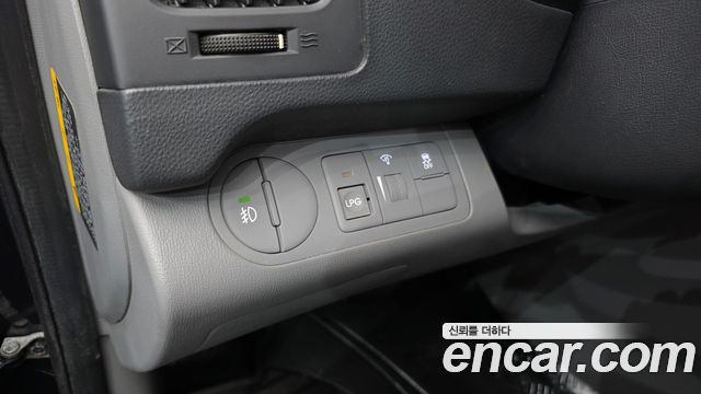 Hyundai Starex 2018 — photo 14