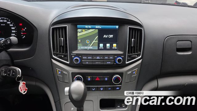 Hyundai Starex 2018 — photo 19