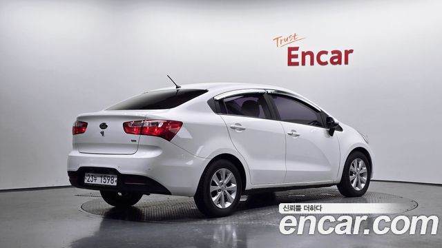 Kia pride 2013 — photo 2