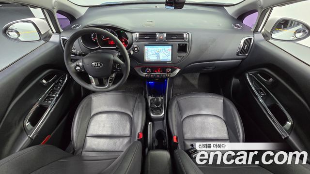 Kia pride 2013 — photo 10