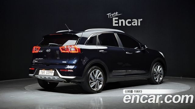 Kia Niro 2017 — photo 2