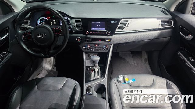 Kia Niro 2017 — photo 10