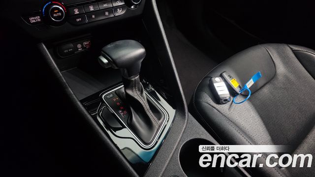 Kia Niro 2017 — photo 12
