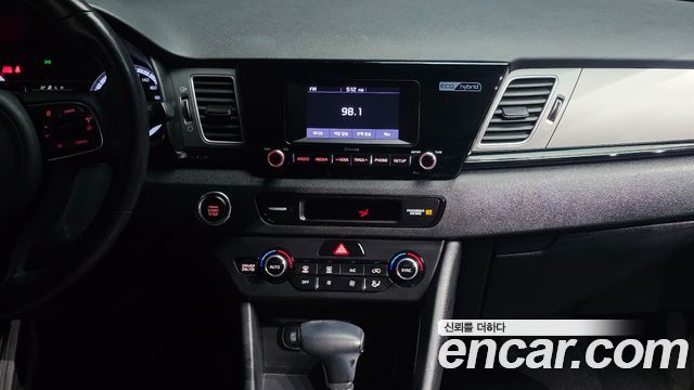 Kia Niro 2017 — photo 20