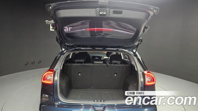 Kia Niro 2017 — photo 26