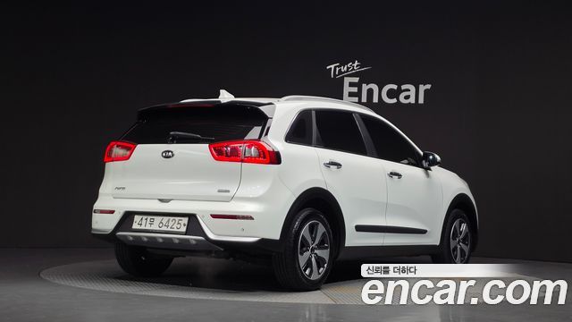 Kia Niro 2017 — photo 2