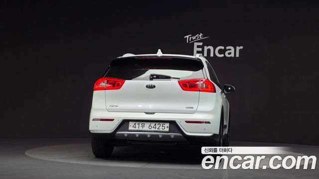 Kia Niro 2017 — photo 4