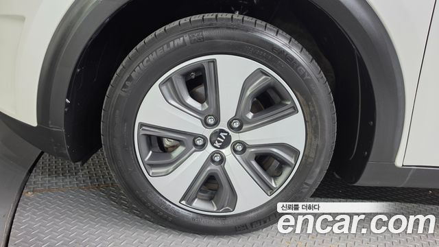 Kia Niro 2017 — photo 5