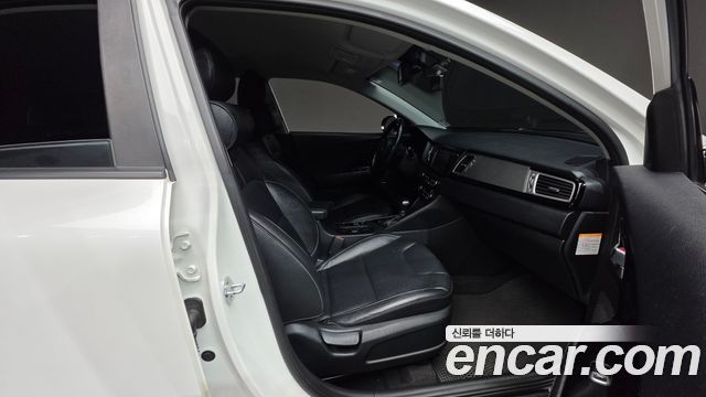 Kia Niro 2017 — photo 10