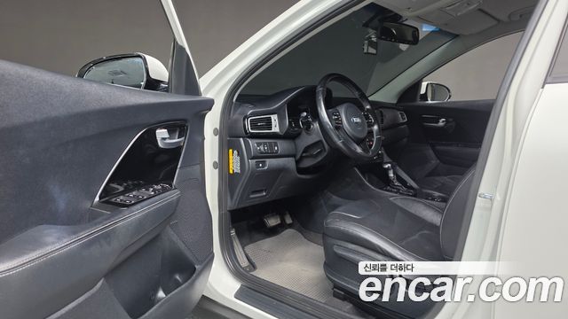 Kia Niro 2017 — photo 11