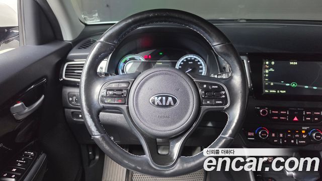 Kia Niro 2017 — photo 12