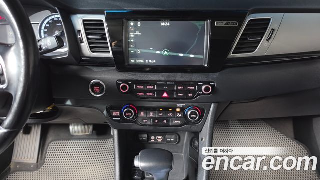Kia Niro 2017 — photo 13