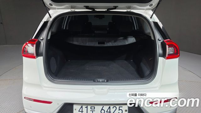 Kia Niro 2017 — photo 20