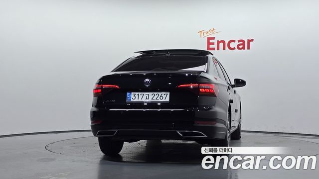 Volkswagen Jetta 2021 — photo 4