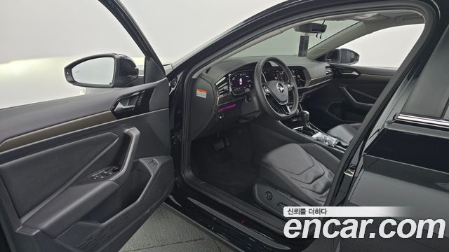 Volkswagen Jetta 2021 — photo 13