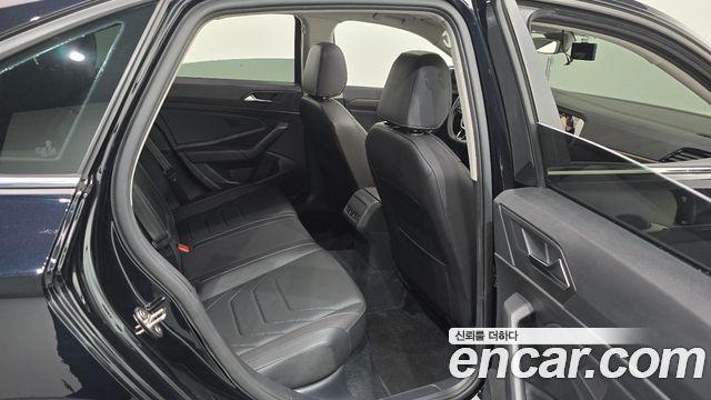 Volkswagen Jetta 2021 — photo 17