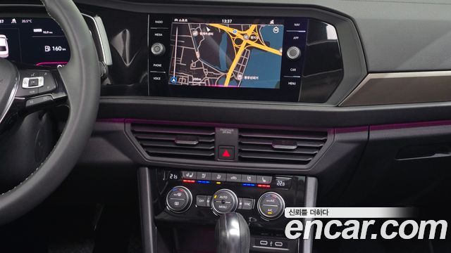 Volkswagen Jetta 2021 — photo 20