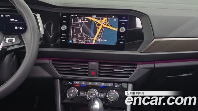 Volkswagen Jetta 2021 — photo 21