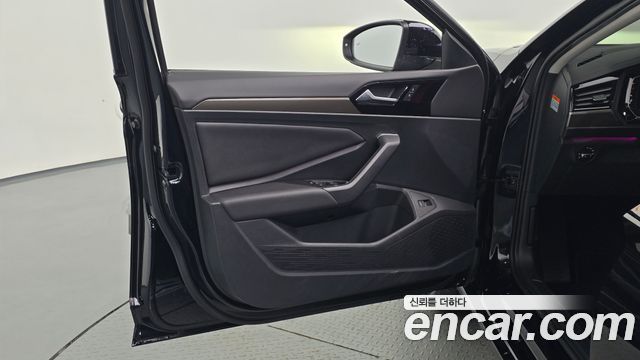 Volkswagen Jetta 2021 — photo 14