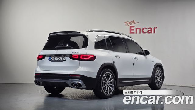 Mercedes-Benz GLB-Class 2023 — photo 2